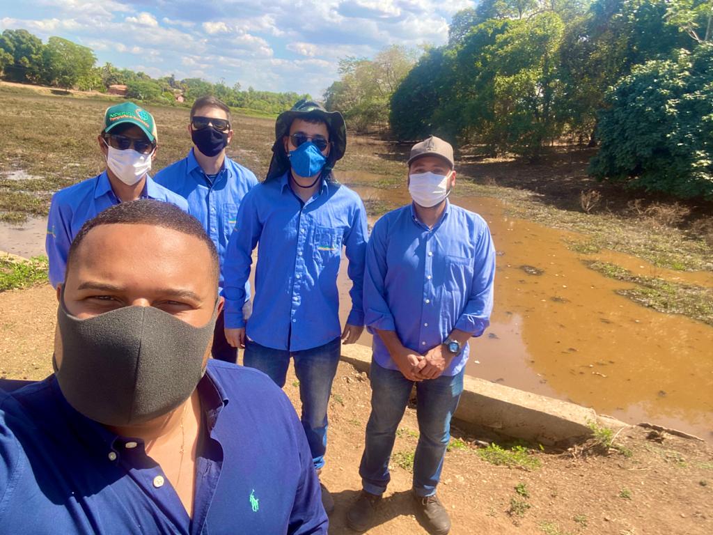 TANQUE DA RUA: Vereador recebe equipe do governo que faz levantamento do espaço para inicio de obras