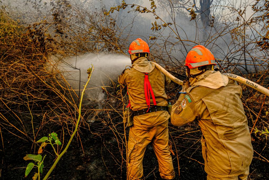 CÁCERES & POCONÉ:  Bombeiros combatem dois incêndios florestais