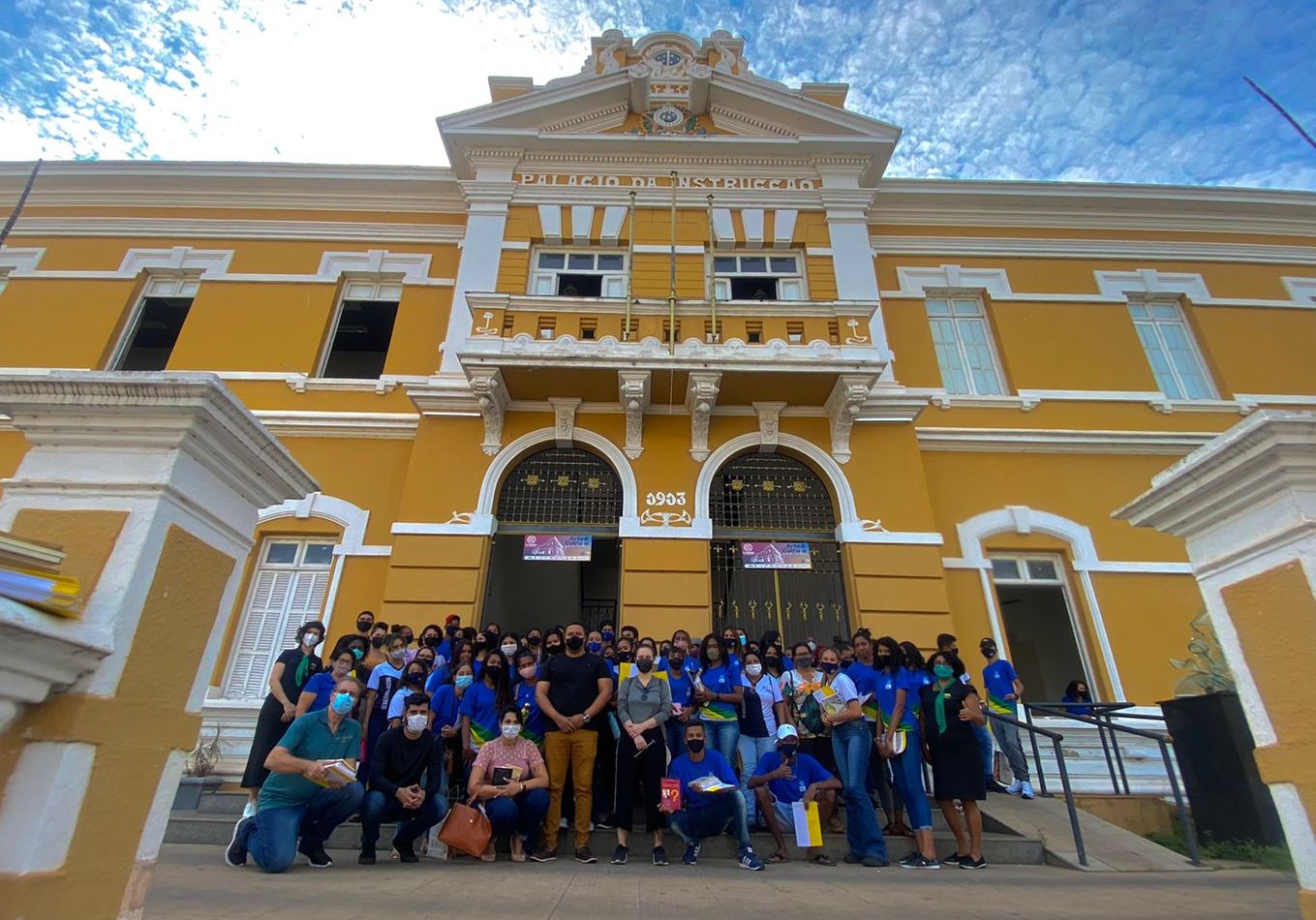 POCONÉ: Vereador auxilia alunos em aula de campo histórica