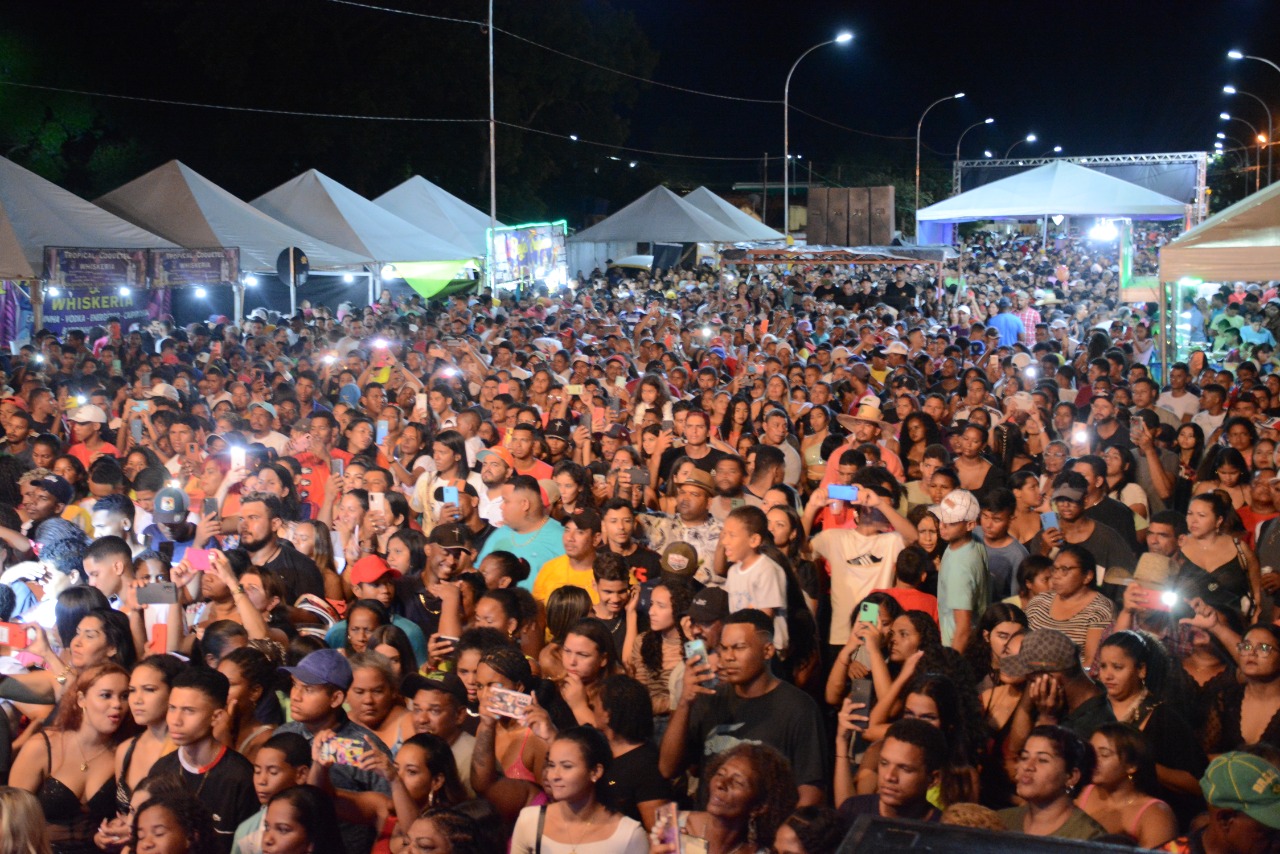 População participa em peso nas comemorações do aniversário de 242 anos de Poconé