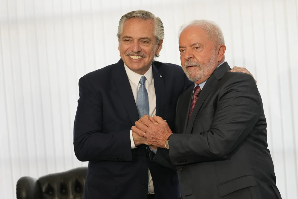 Lula participa de cúpula da Celac na Argentina