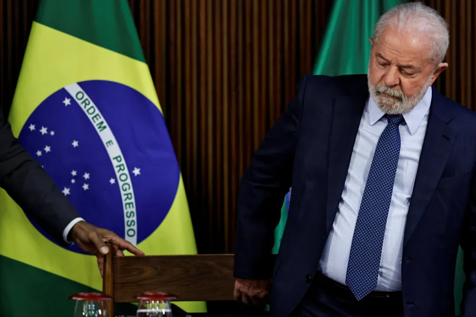 Lula vê traição de presidente do BC e tentativa de levar Brasil à recessão