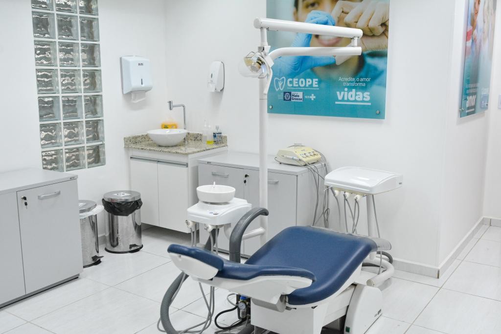 SES capacita dentistas para atendimento à pessoa com deficiência