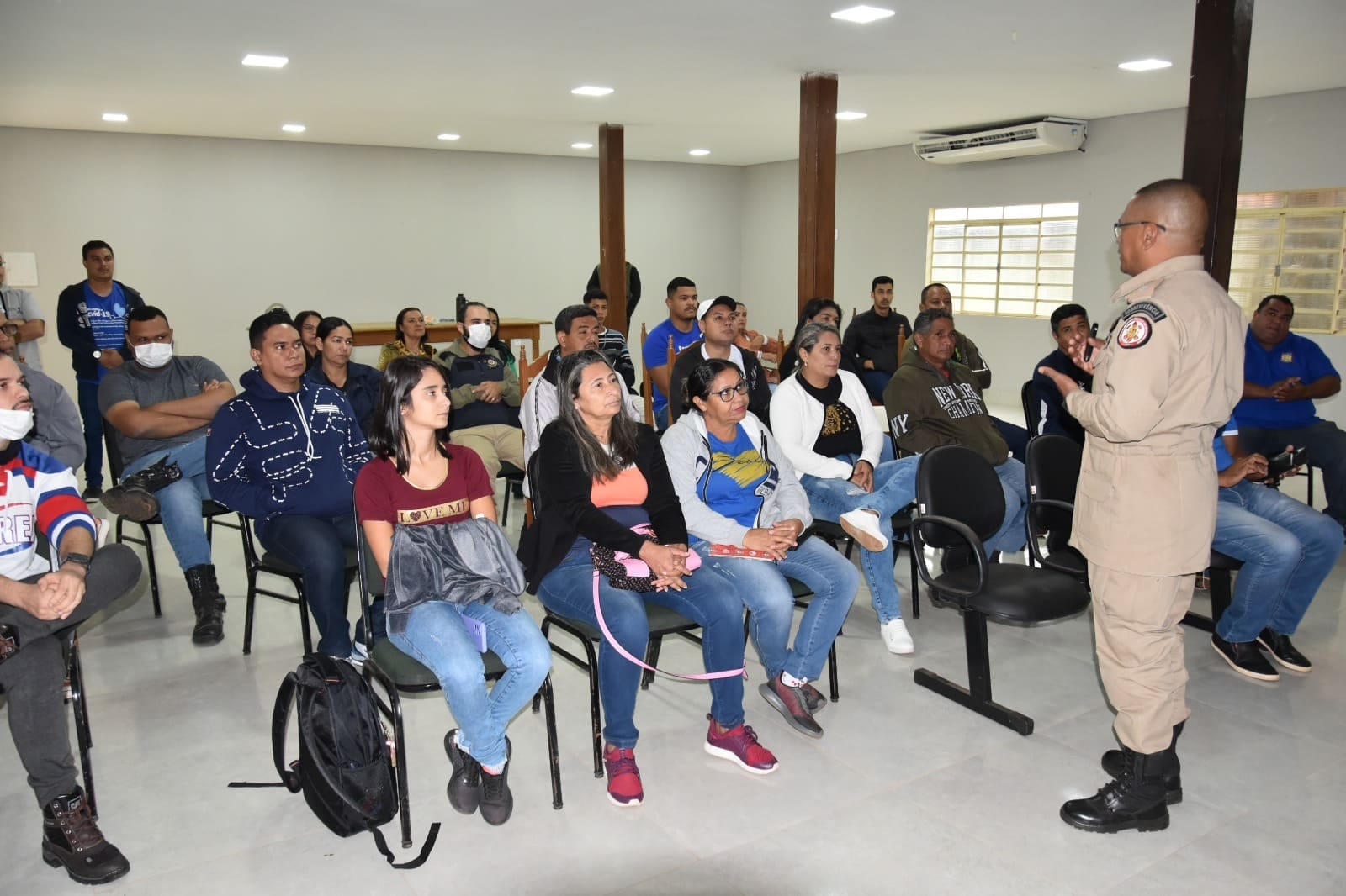 POCONÉ: Funcionários públicos adquirem habilidades de emergência em treinamento com Corpo de Bombeiros