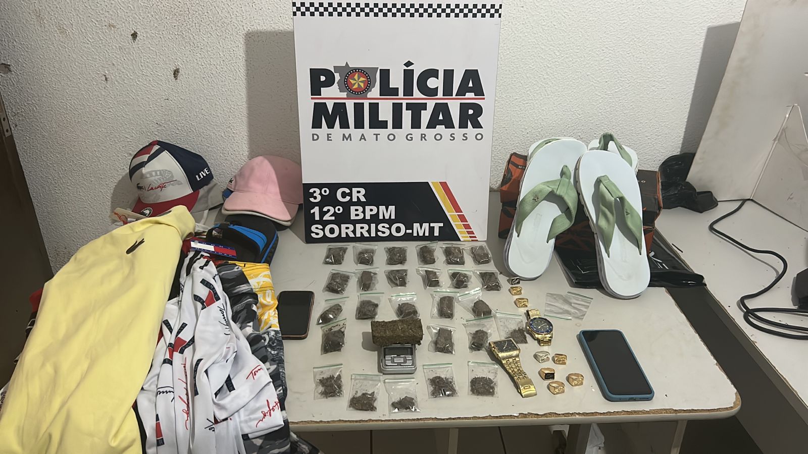 SORISSO:  PM prende homem e apreende adolescente por tráfico de drogas