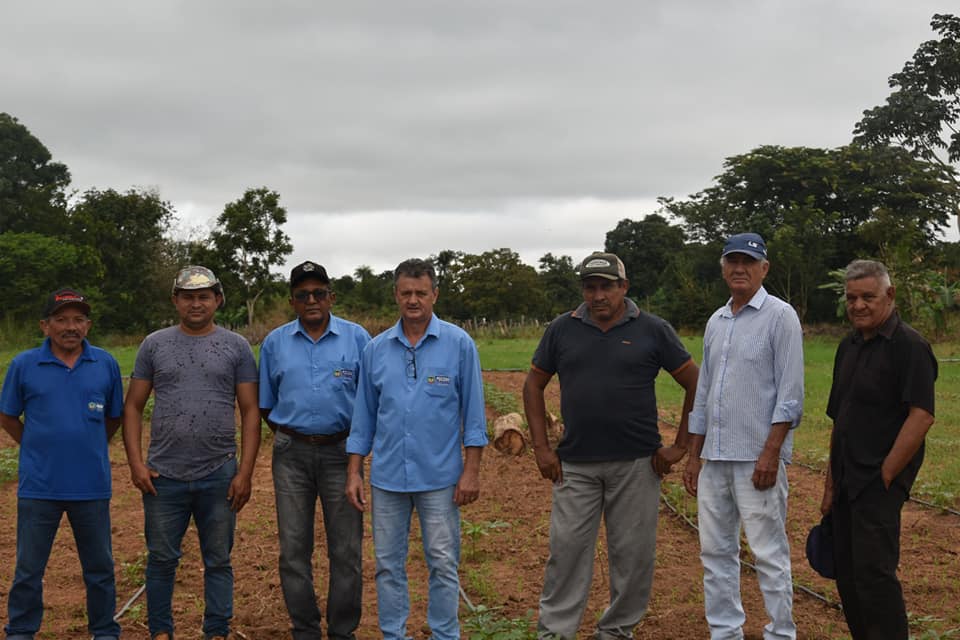 POCONÉ: Equipe da Secretaria de Desenvolvimento Agropecuário e Rural visita grupo de produtores da Agricultura Familiar de assentamento rural