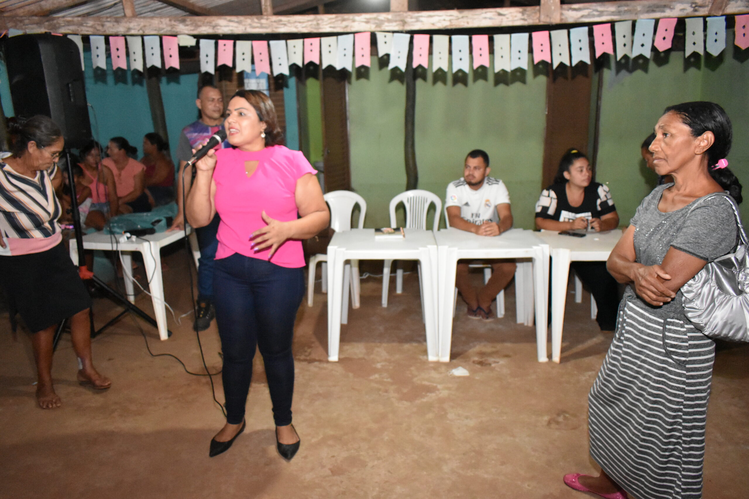 POCONÉ: ‘Social no seu Bairro’ realiza cadastro e escuta as demandas dos moradores do João Godofredo