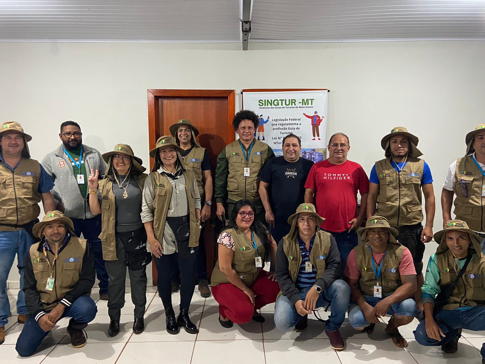 PANTANAL: Guias de Poconé recebem kits profissionais