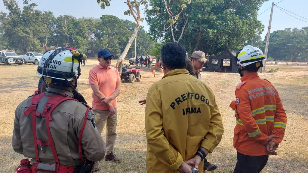 POCONÉ: Governador vistoria combate aos incêndios no Pantanal