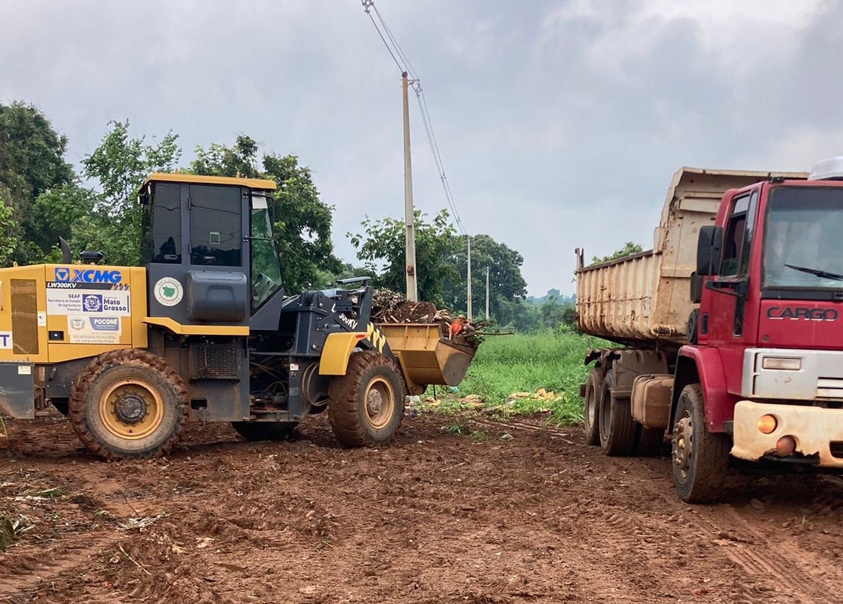 POCONÉ: Operação “Cidade Limpa” beneficia bairros – Um dos pedidos da Vereadora Jocilma Amaral