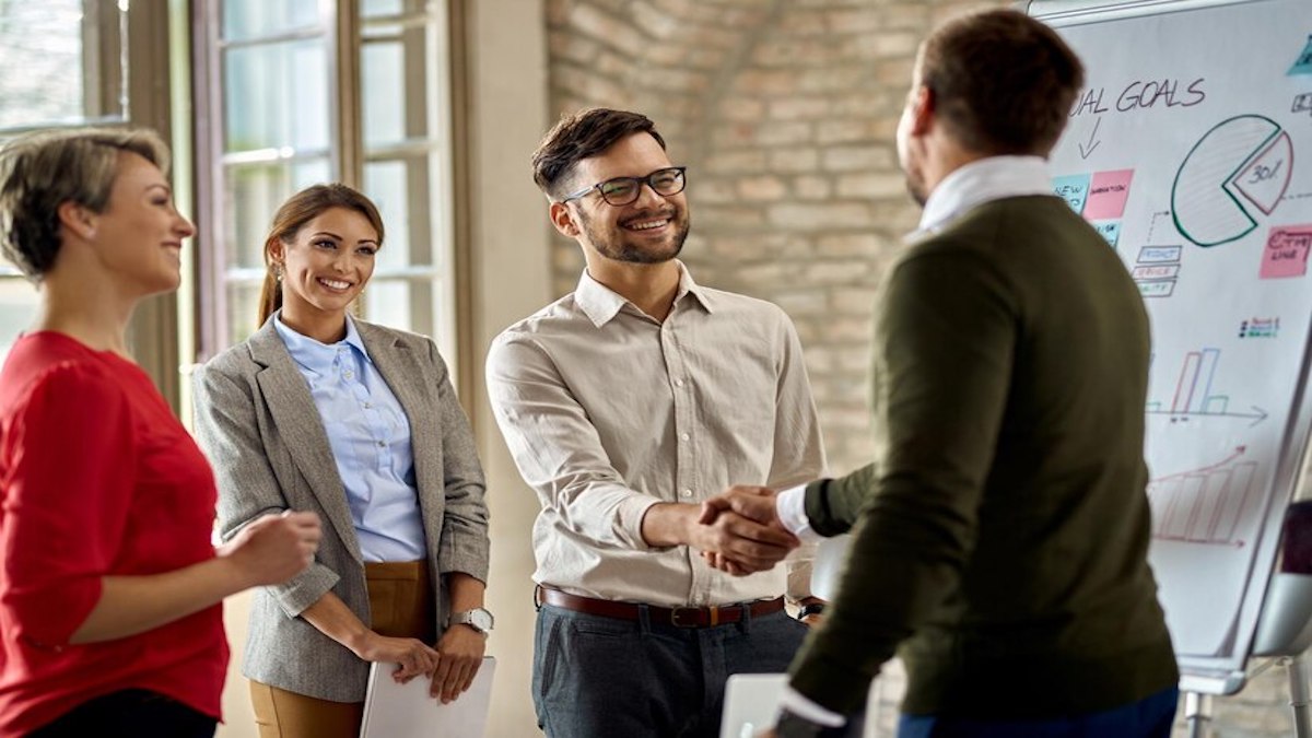 Conexões Estratégicas: Maximizando Oportunidades no Mundo Empresarial