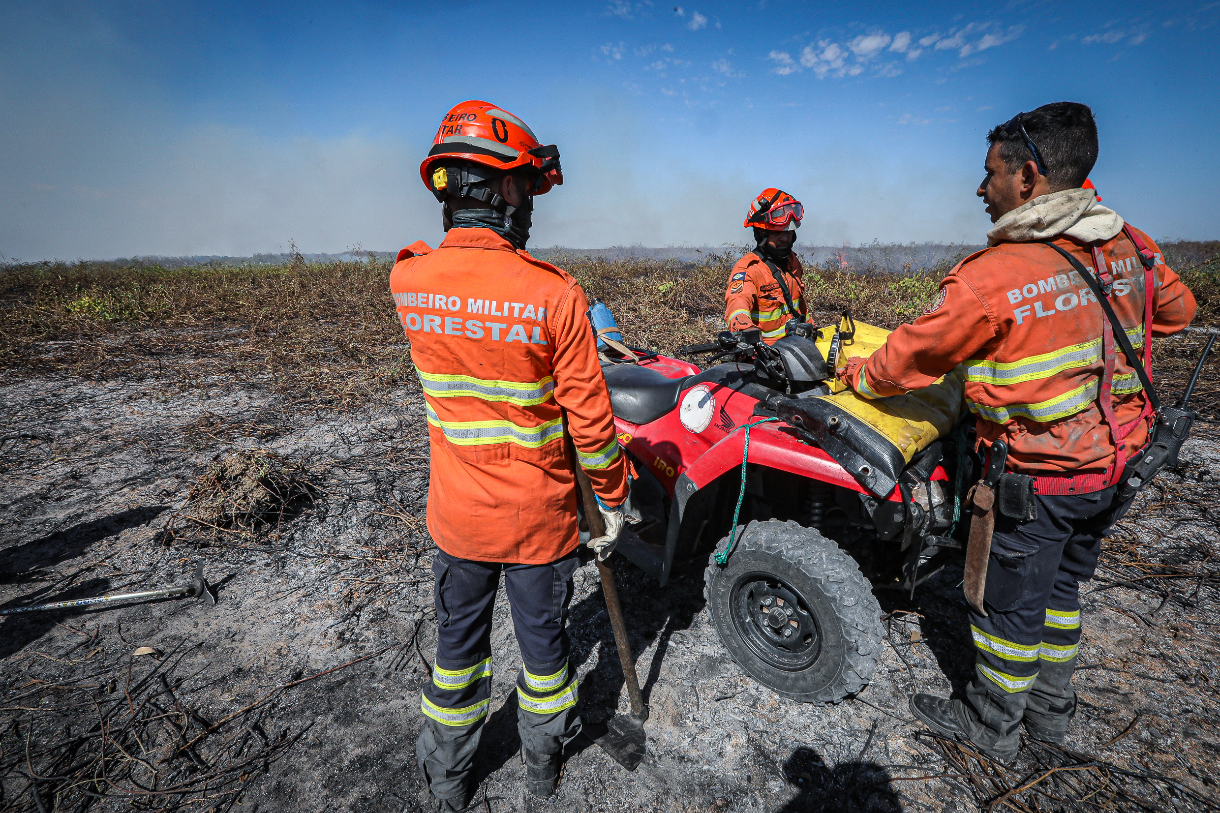 Corpo de Bombeiros extingue sete incêndios e combate outros cinco nesta quarta-feira (23)