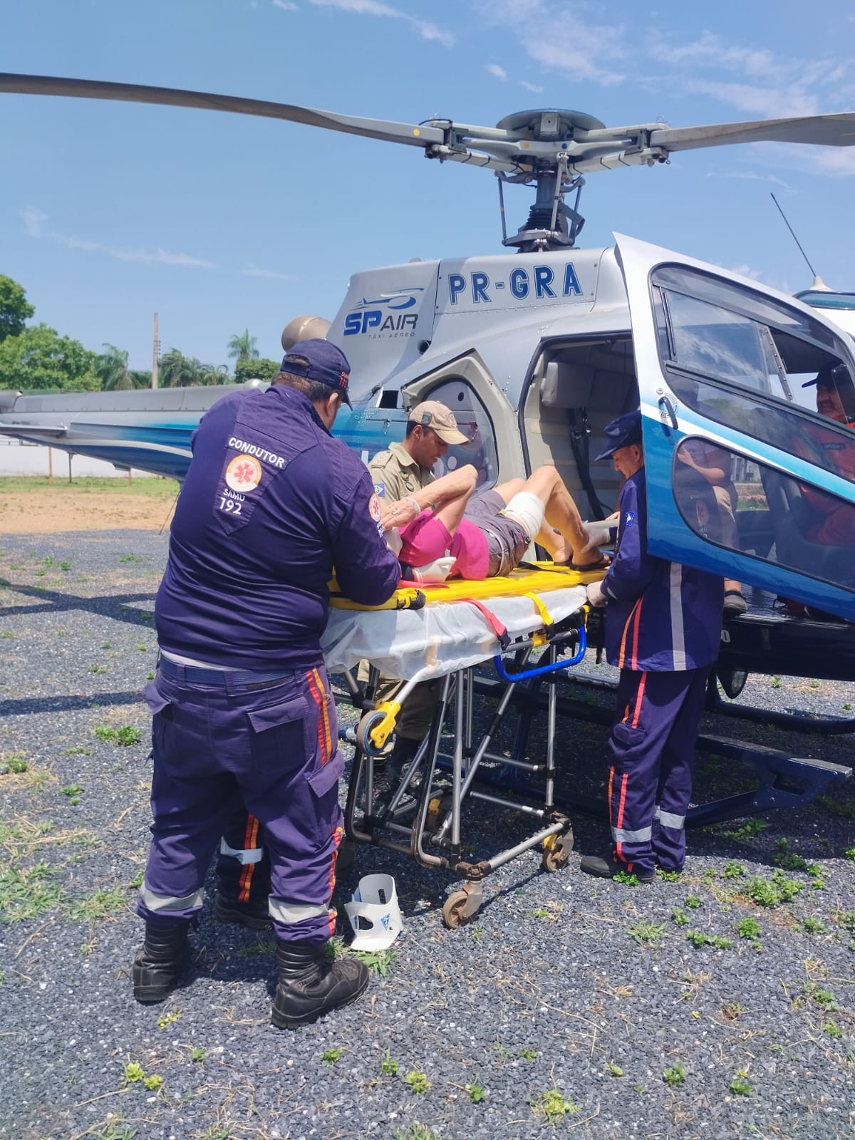 POCONÉ: Bombeiros socorrem turista italiana que foi atacada por búfalo no Pantanal