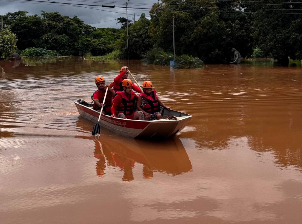 CIDADES ALAGADAS: Corpo de Bombeiros reforça medidas de segurança durante o período chuvoso